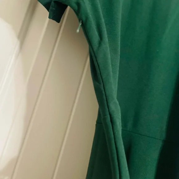 Classic Beautiful & Simplistic Green Dress 👗 - Picture 5 of 11